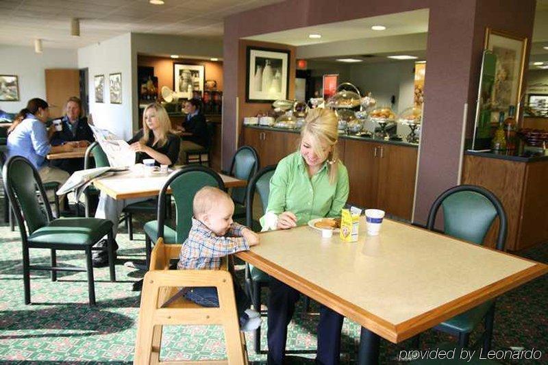 Hampton Inn Grand Rapids-South Wyoming Restaurant photo